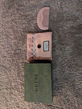Gucci Beauty GWP Pink Comb & Floral Pouch Set w/ Green Box New